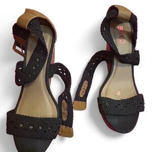 Black and tan leather wedge